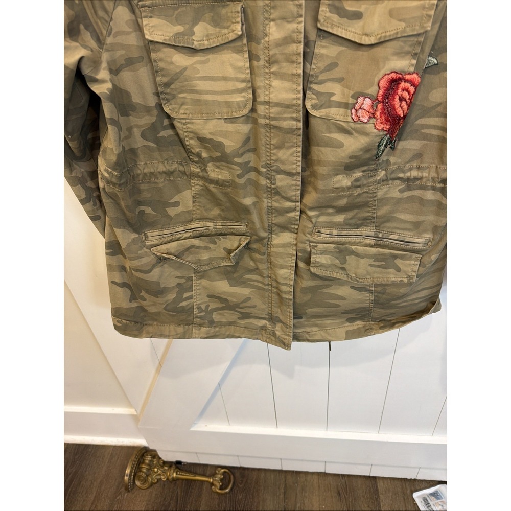 True Craft Army Camo  Jacket with Embroidered Flowers Size 1x - Picture 6 of 9